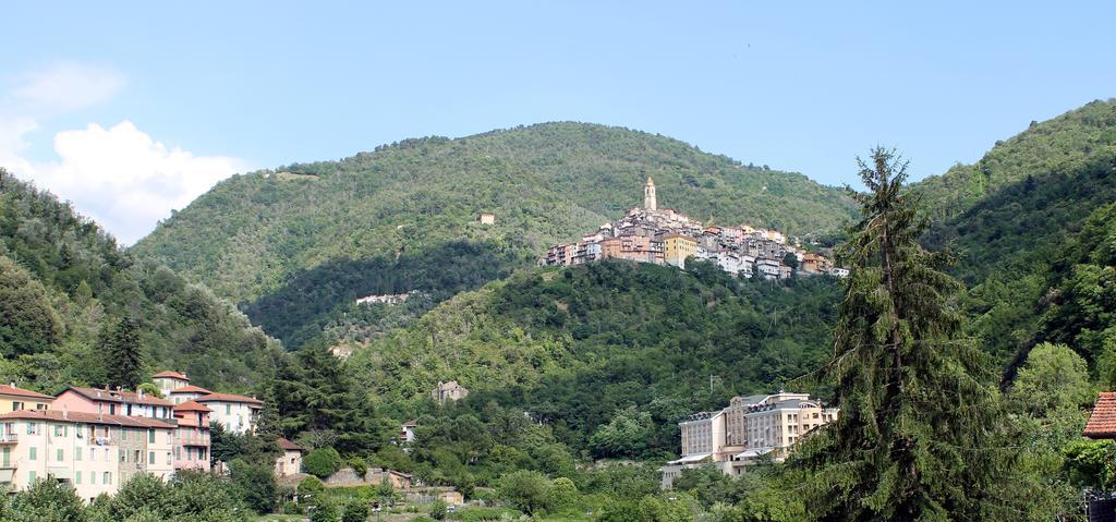 Sul Ponte Affittacamere Pigna Habitación foto